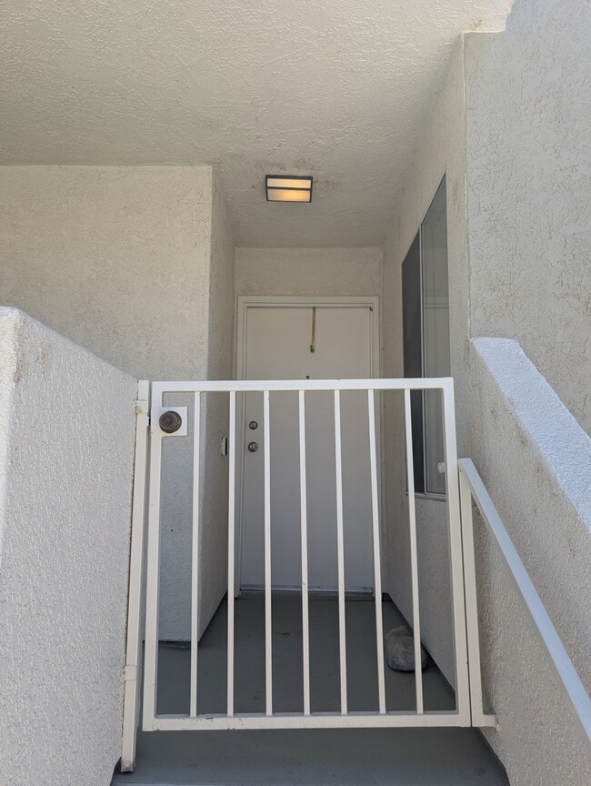 Building Photo - 24465 Valle Del Oro
