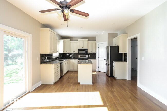 Building Photo - 4520 N 108th St