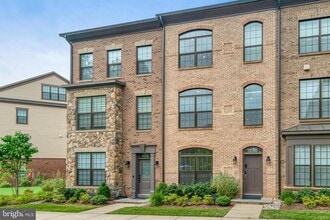 Building Photo - 4420 Fair Lakes Ct