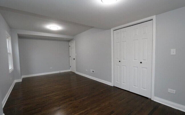 Foto del edificio - 3728 W 86th St
