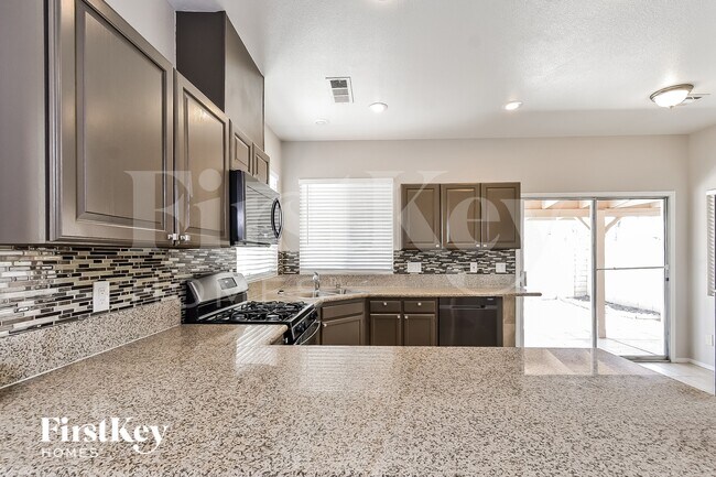 Building Photo - 2412 Silver Shadow Dr