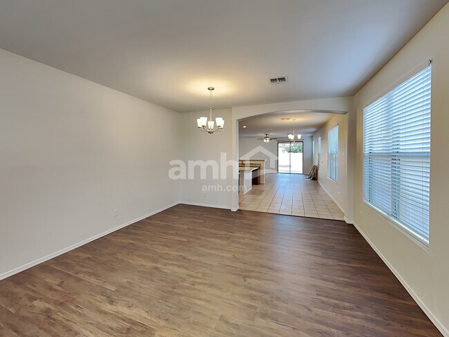 Foto del edificio - 3032 W Belle Ave
