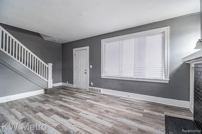 Building Photo - 208 Hill Ave