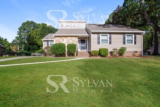 Building Photo - 2828 Rea Rd