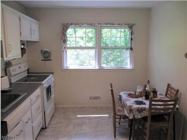 Building Photo - 26 Coppergate Dr