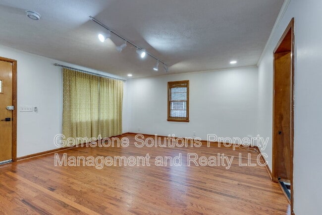 Building Photo - 3912A Burrus St