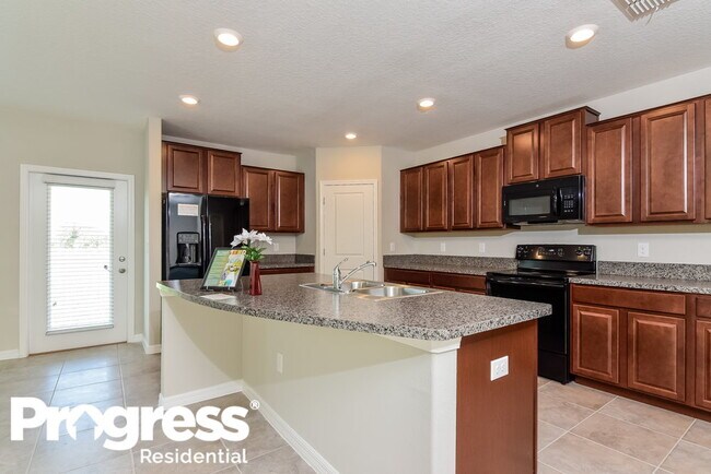 Foto del edificio - 14723 Crescent Rock Dr