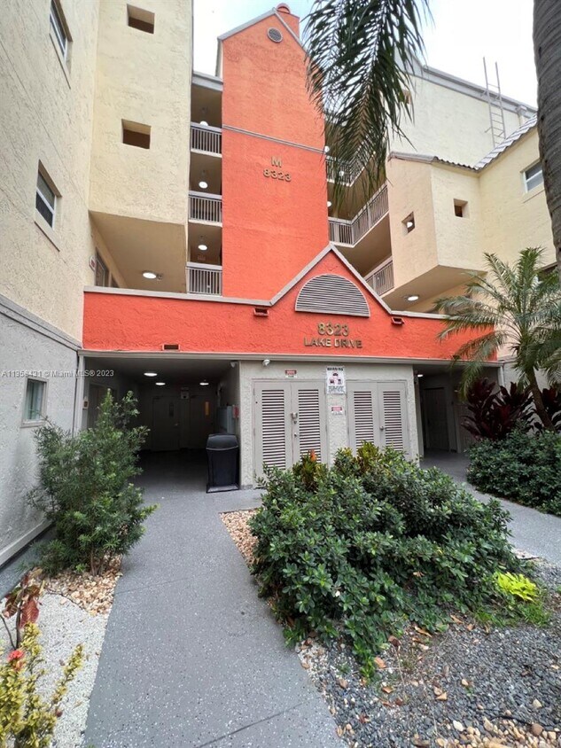 8323 Lake Dr Unit 102, Doral, FL 33166 Condo for Rent in Doral, FL