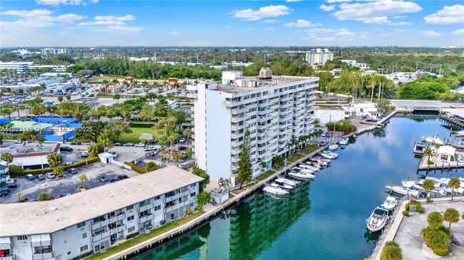 Building Photo - 13155 Ixora Ct