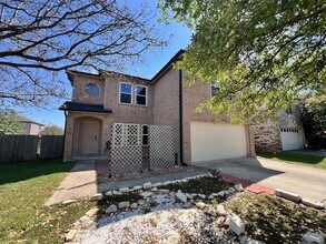 Building Photo - 1806 Candlelight Dr