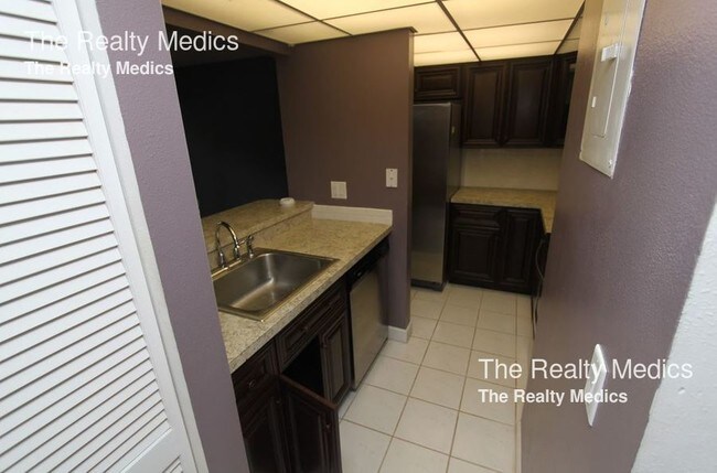 Building Photo - 190 Hickory Woods Ct