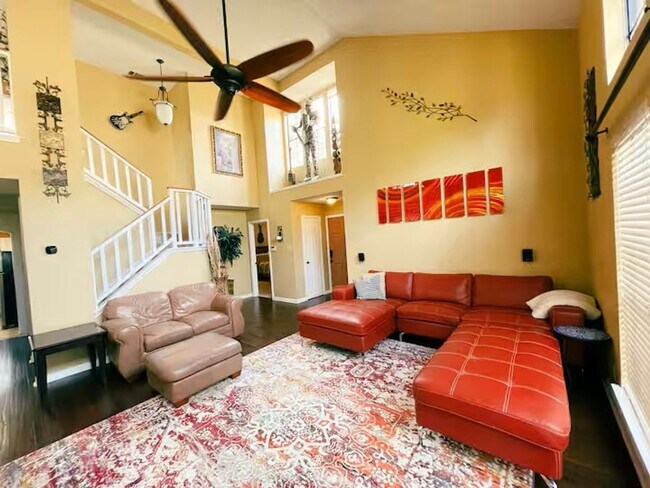 Building Photo - Beautifully Updated 3/2 — FULLY FURNISHED in North Austin