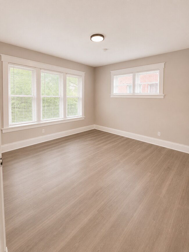 Foto del edificio - 5335 Bancroft Ave