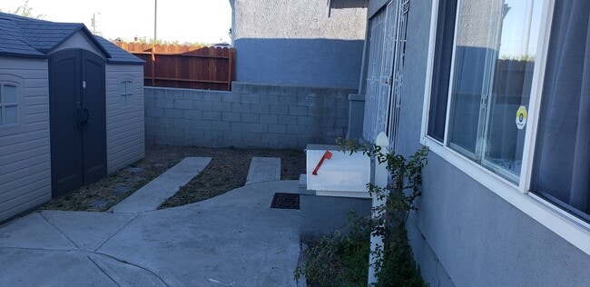 Building Photo - 5027 Dalton Ave