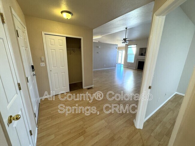 Building Photo - 1305 Lords Hill Dr