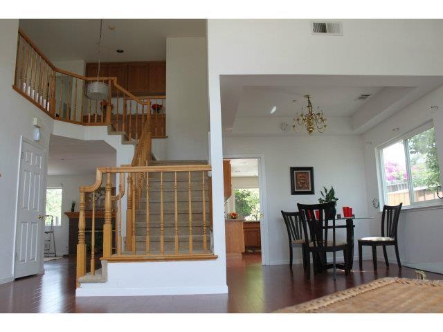 Foto del edificio - 1701 Red Maple St