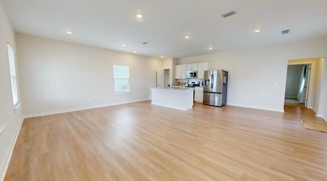 Building Photo - 2416 Blue Daze Ave