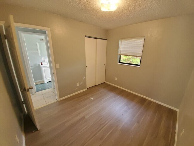 Foto del edificio - 10401 N 11th St