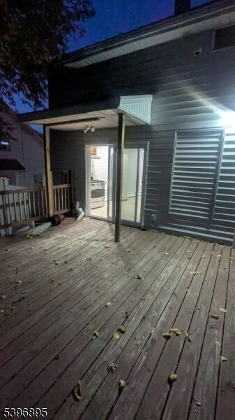 Foto del edificio - 309 W Broadway