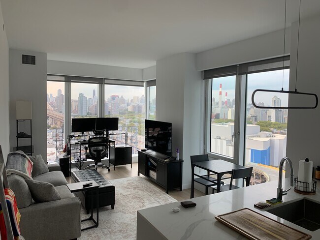 Foto del edificio - 2310 42nd Rd