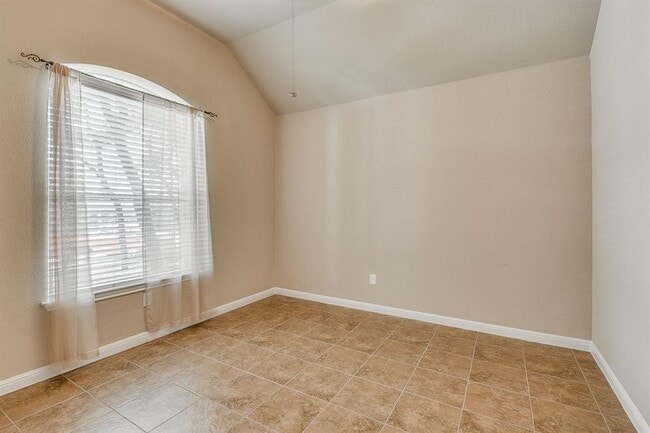 Building Photo - 609 Walsh Hill Trail