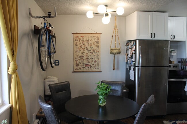 Building Photo - 1275 Winona Ct