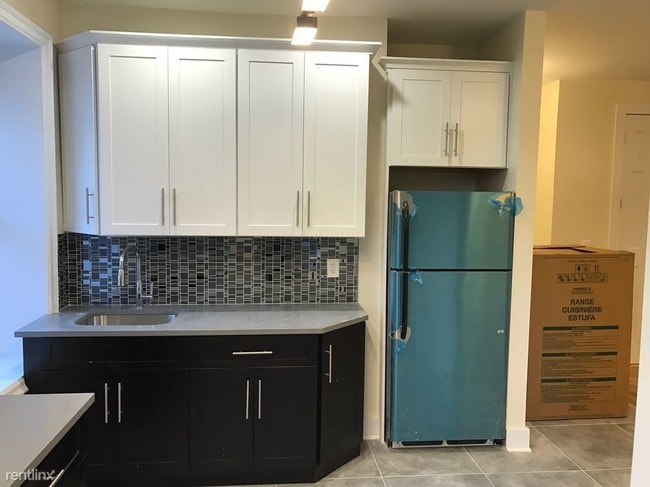 Building Photo - 500 Saint Johns Pl