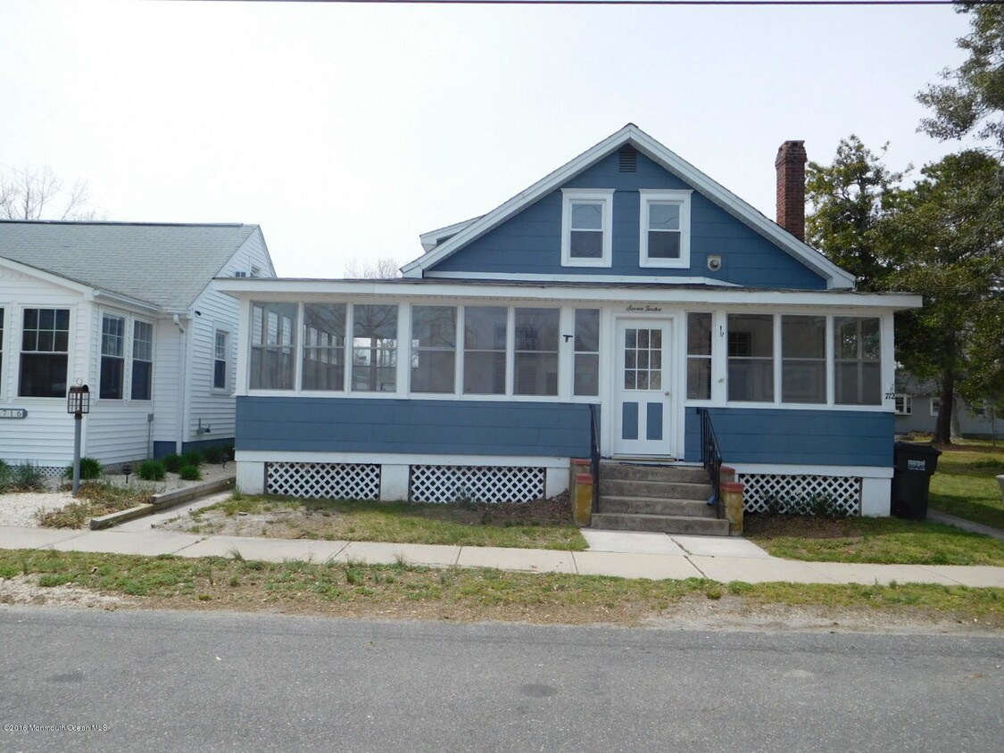 Primary Photo - 712 Stone Harbor Ave