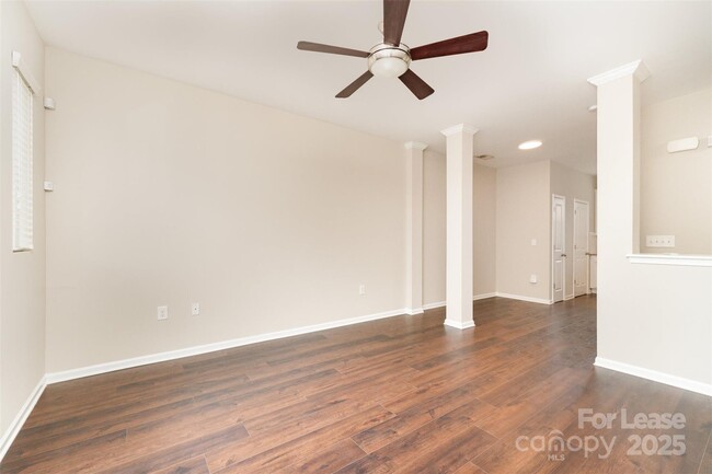 Foto del edificio - 1429 Camden Rd