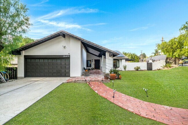 Foto del edificio - 28403 Waring Pl