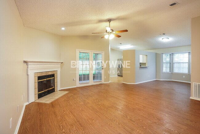 Building Photo - 1  MONTH FREE RENT- CALL TODAY TO SAVE