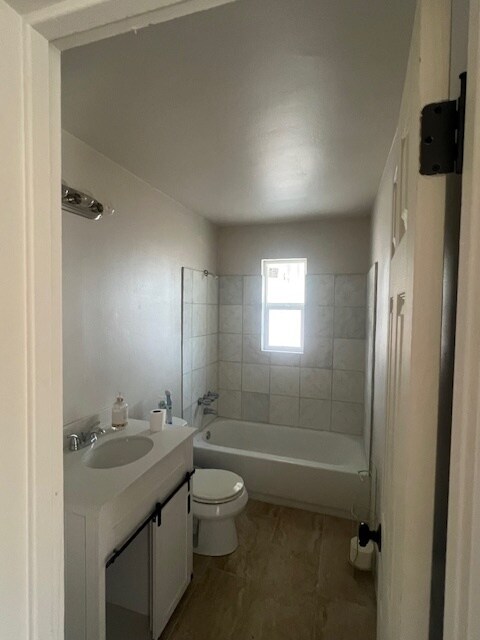 Foto del edificio - 5602 E 23rd St