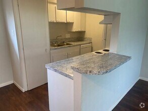Building Photo - 936 Heights Blvd