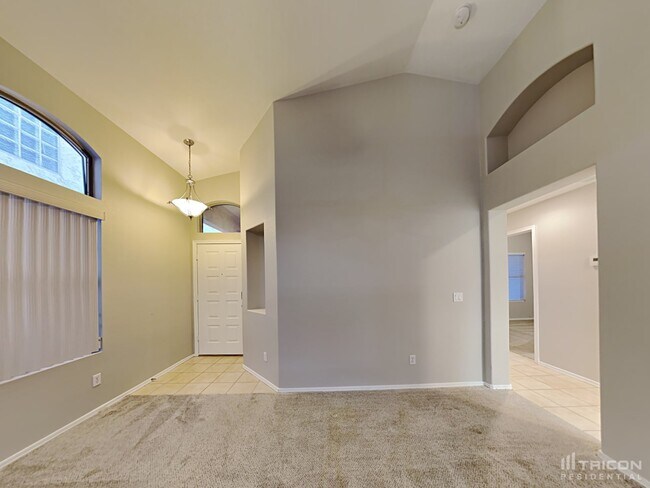 Foto del edificio - 1335 W Wahalla Ln