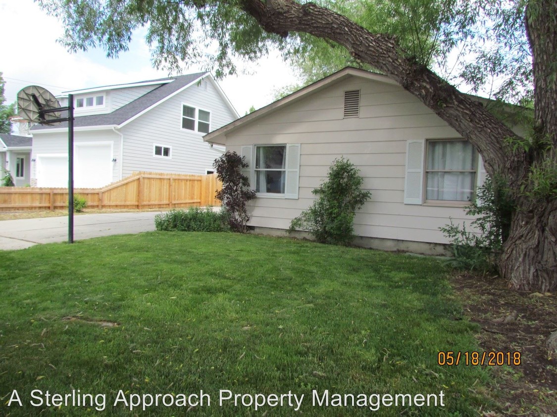 Primary Photo - 4 br, 2 bath House - 3554 W Hansen Ave