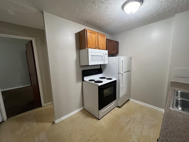 Building Photo - Westwood Apartments