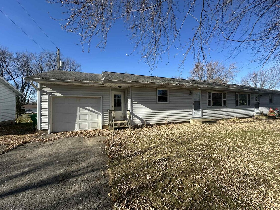 Primary Photo - 2 Bedroom Duplex