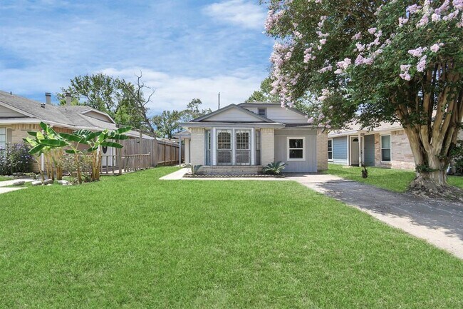 Foto del edificio - 15919 Oakendell Dr
