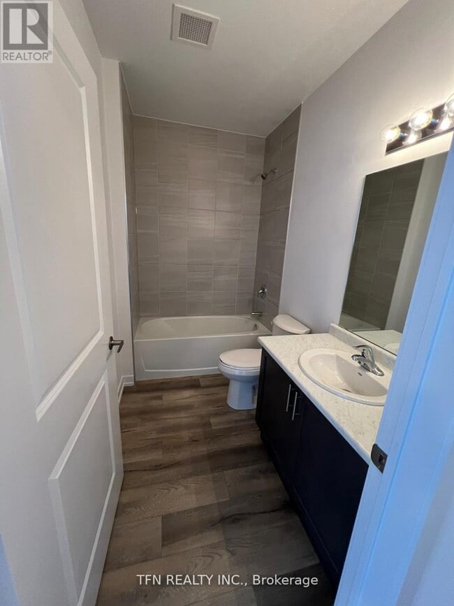 Photo du bâtiment - 470-470 Dundas St E