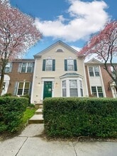 Building Photo - 1803 Staley Manor Dr