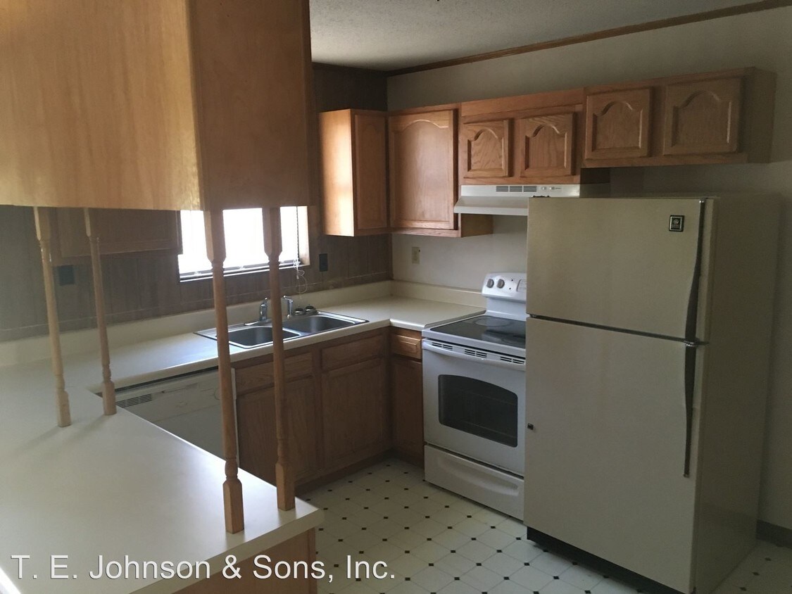 Primary Photo - 1704 Green Oaks Dr