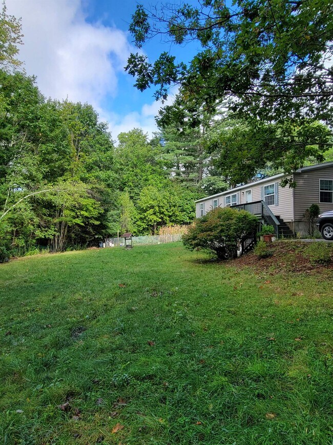 135 Province Rd, Barrington, NH 03825 Townhome Rentals in Barrington