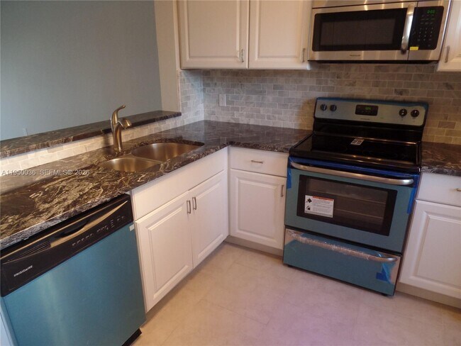 Building Photo - 5200 NW 31st Ave