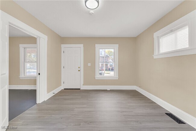Foto del edificio - 3865 W 16th St