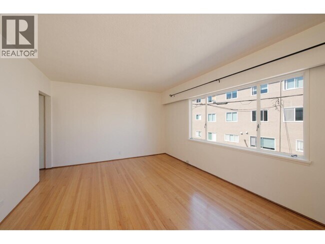Photo du bâtiment - 1339-1371 W 71st Ave