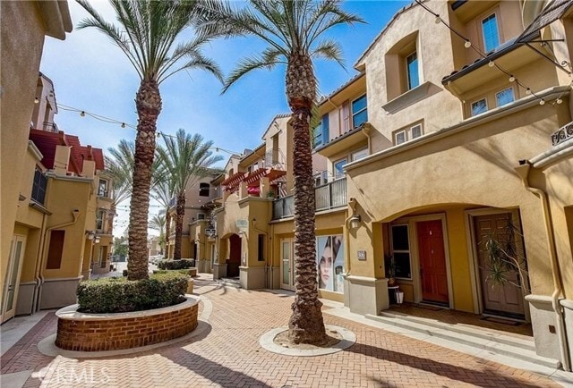 Building Photo - 306 District Ct