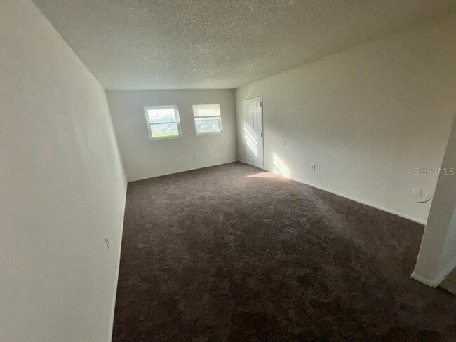 Building Photo - 834 Sky Lake Cir