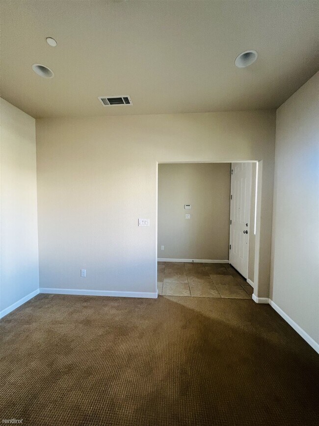 Building Photo - 3 br, 2.5 bath House - 138 West Viola Street