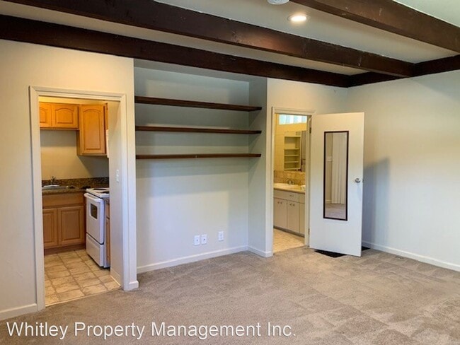 Building Photo - 2170 Carlmont Dr