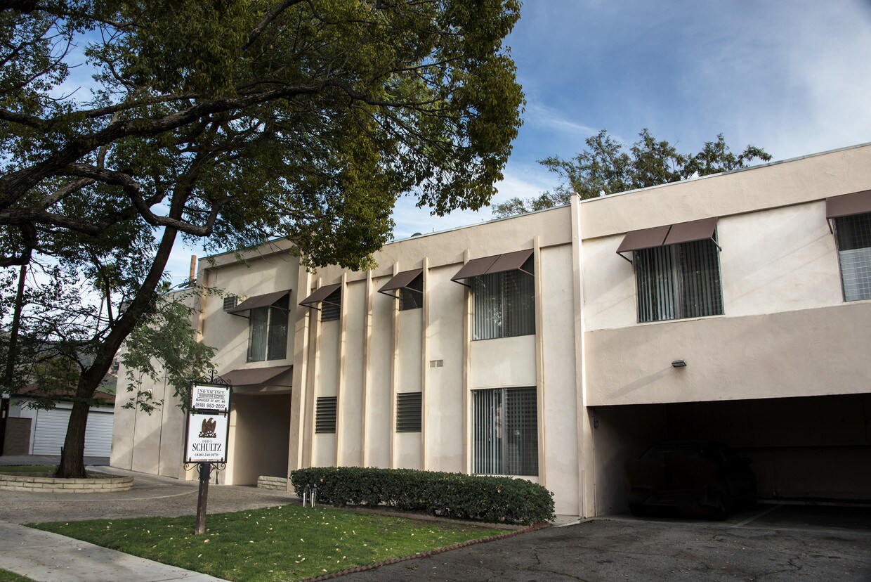 Primary Photo - 1066 Spazier Ave